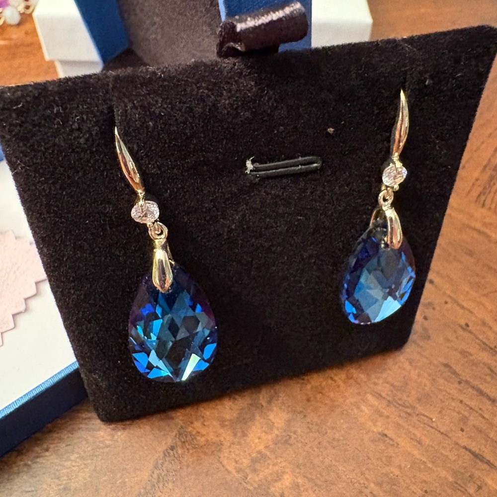 Evevic Elegant Blue and Gold Drop Earrings - Crystals from Austria